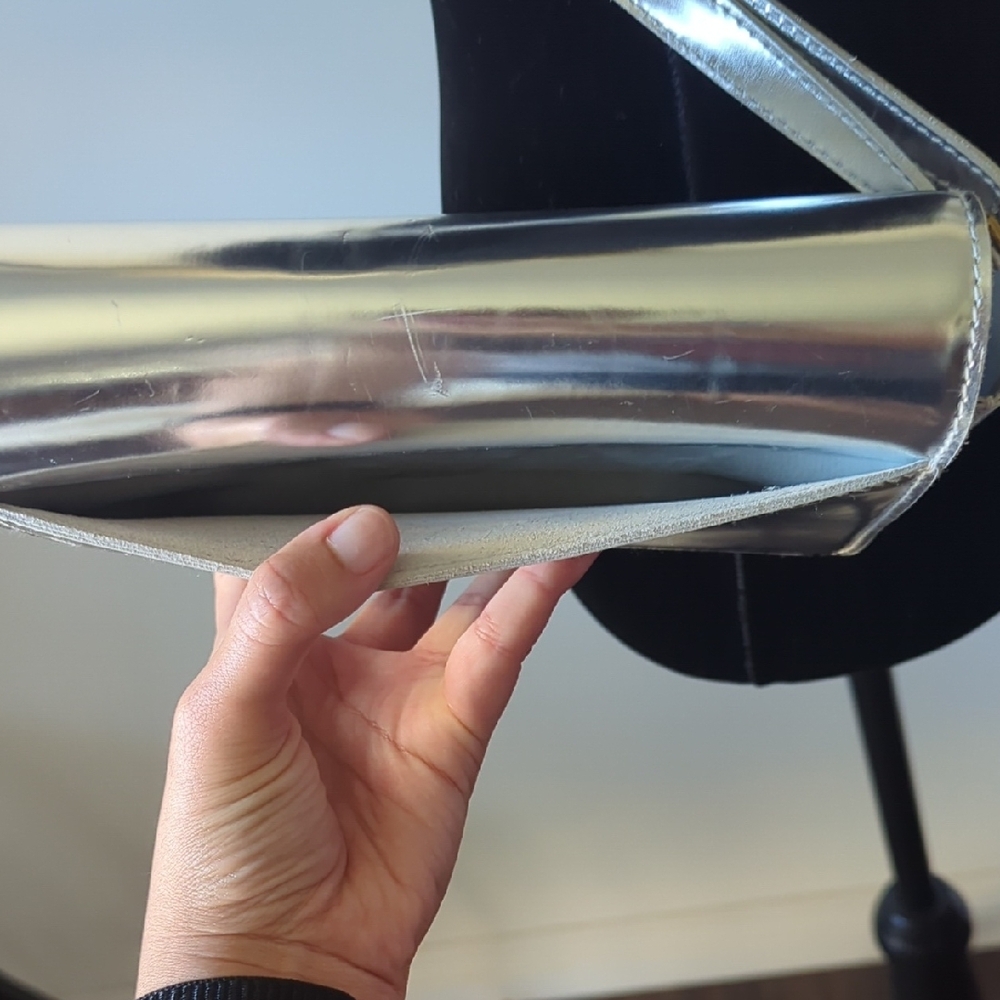 Madewell Silver Crossbody Bag - Picture 6 of 10